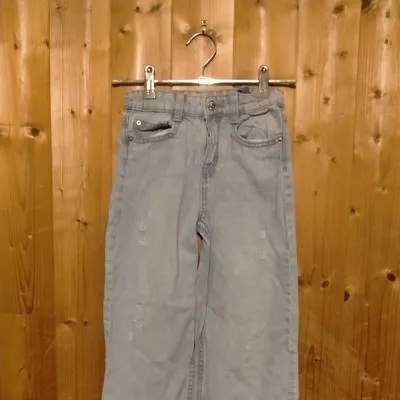 Jean wide leg pour fille marque KIABI taille 6 ans (116 cm).